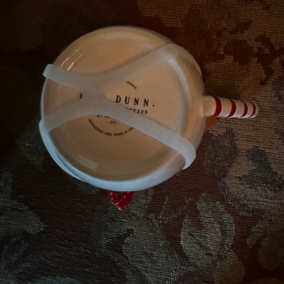 Rae Dunn Christmas measuring cups - Picture 3 of 3